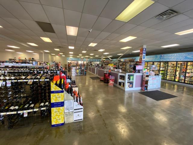 Davis Liquor Outlet | Photo Gallery | Wichita KS Liquor Store